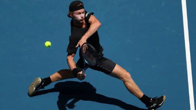Cerúndolo y Báez ganaron en el Abierto de Tenis de Australia