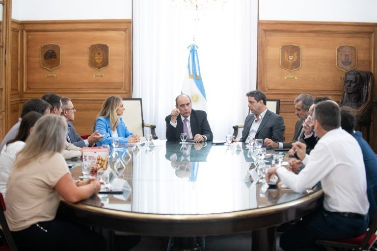 Francos se reunió con productores cordobeses de la industria del maní