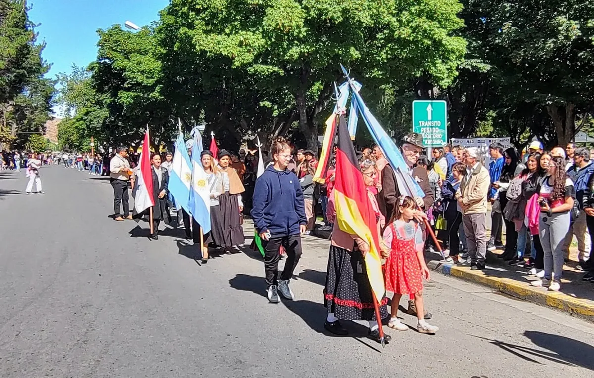 Provincia acompañó el 118° Aniversario de Esquel