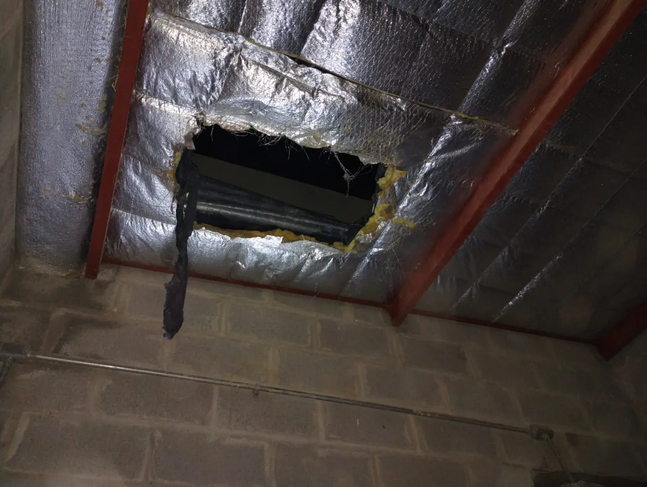 Trelew, Incidente, Robo, Fábrica Tierras del Sur, Seguridad Ciudadana, Policía, Investigación, Robo de Cables, Delincuencia, Protección del Patrimonio.