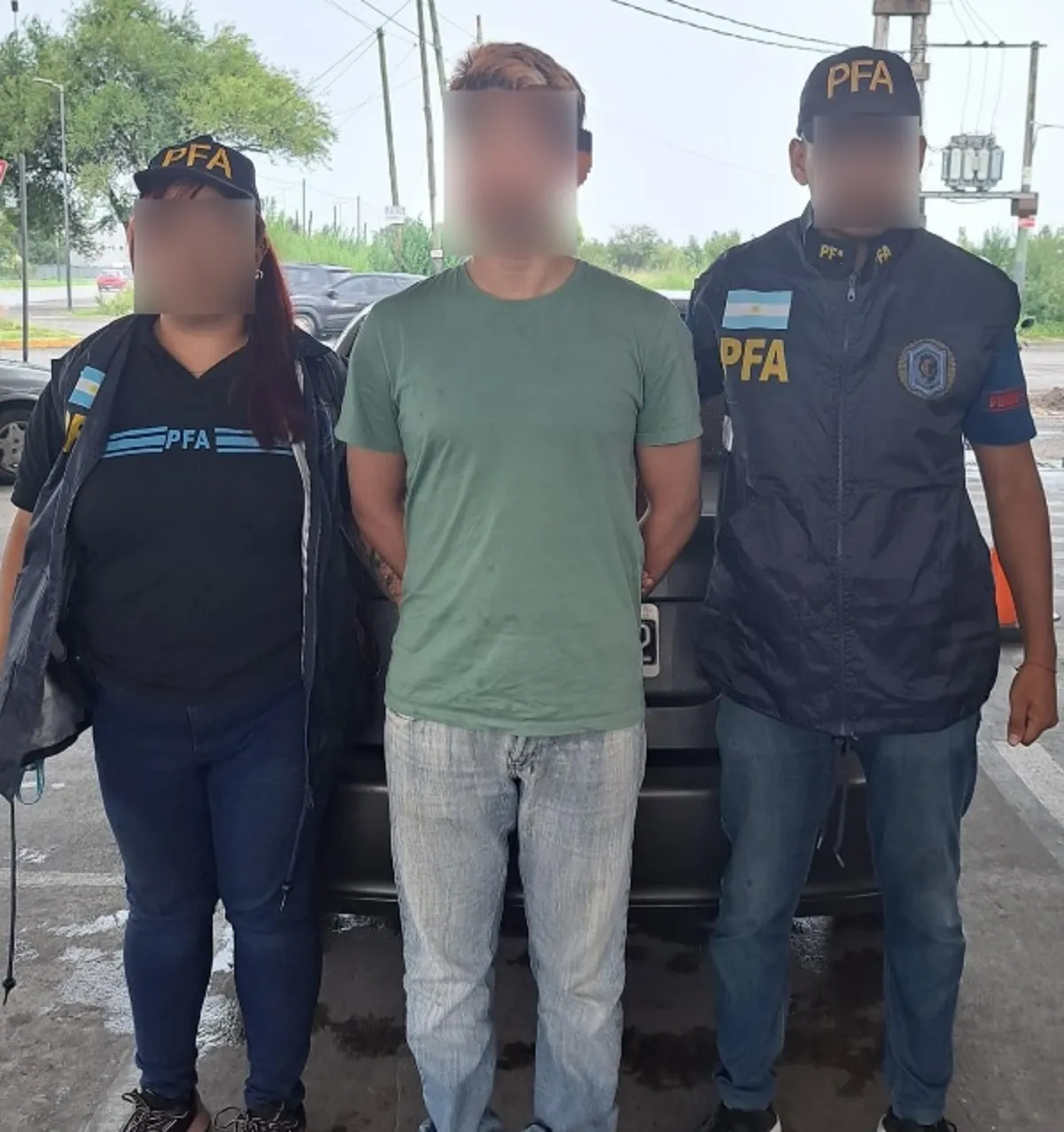 Hombre detenido acusado de abuso y explotación sexual infantil.