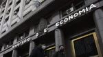 Las transferencias automáticas a las provincias cayeron un 20,6%