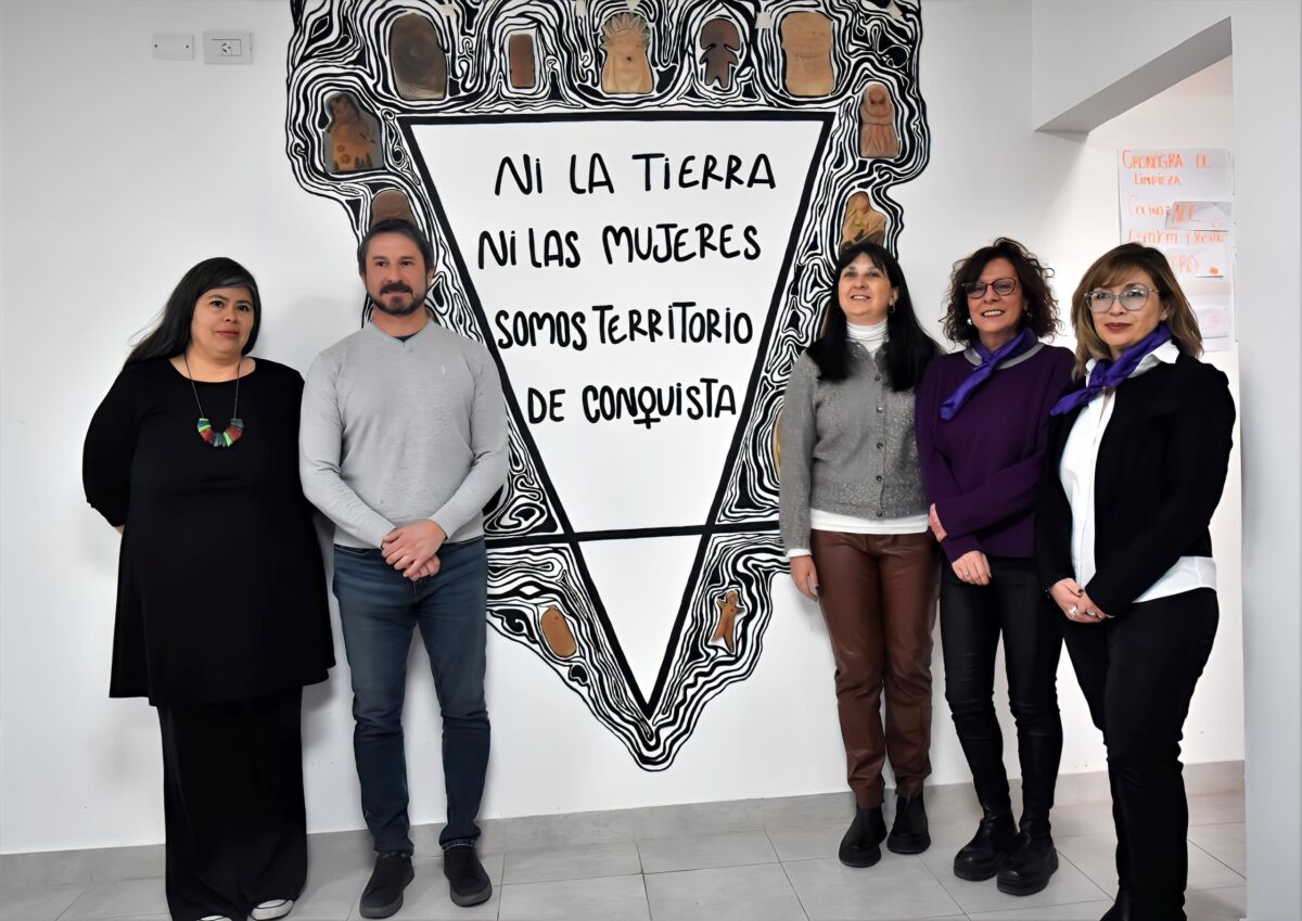 Ni Una Menos: se descubrió un mural en el Centro Integral de la Mujer