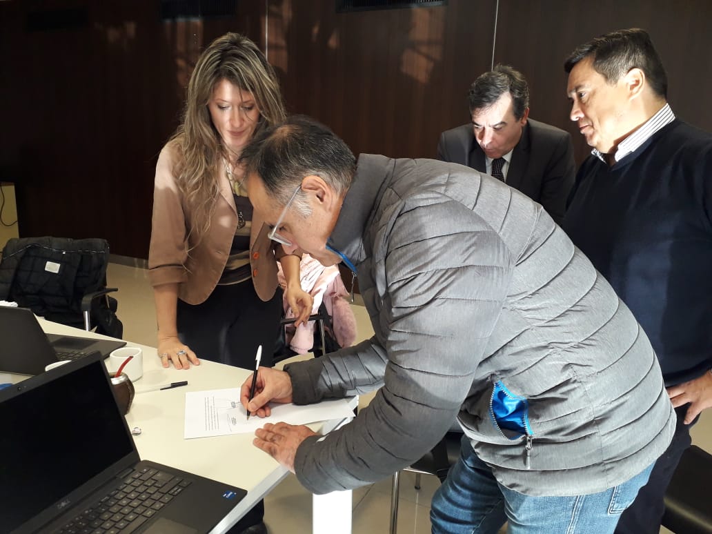 El Gobierno acordó regularizar a 1.200 trabajadores de la Salud