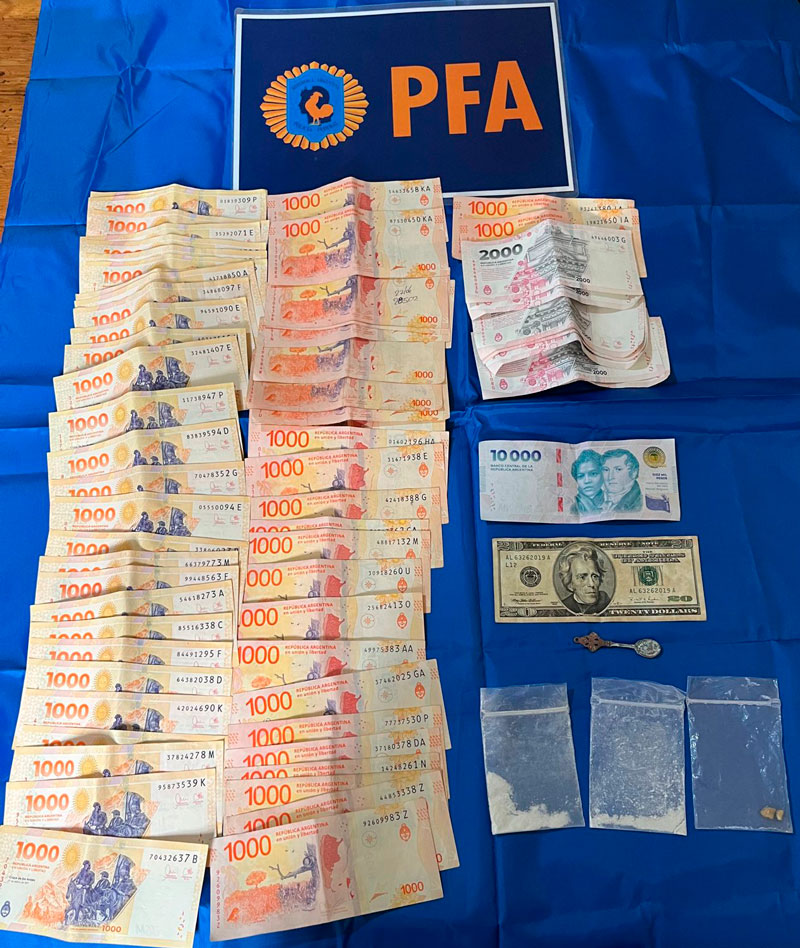 Incautaron una gran cantidad de drogas y pastillas con la cara de "Pablo Escobar"