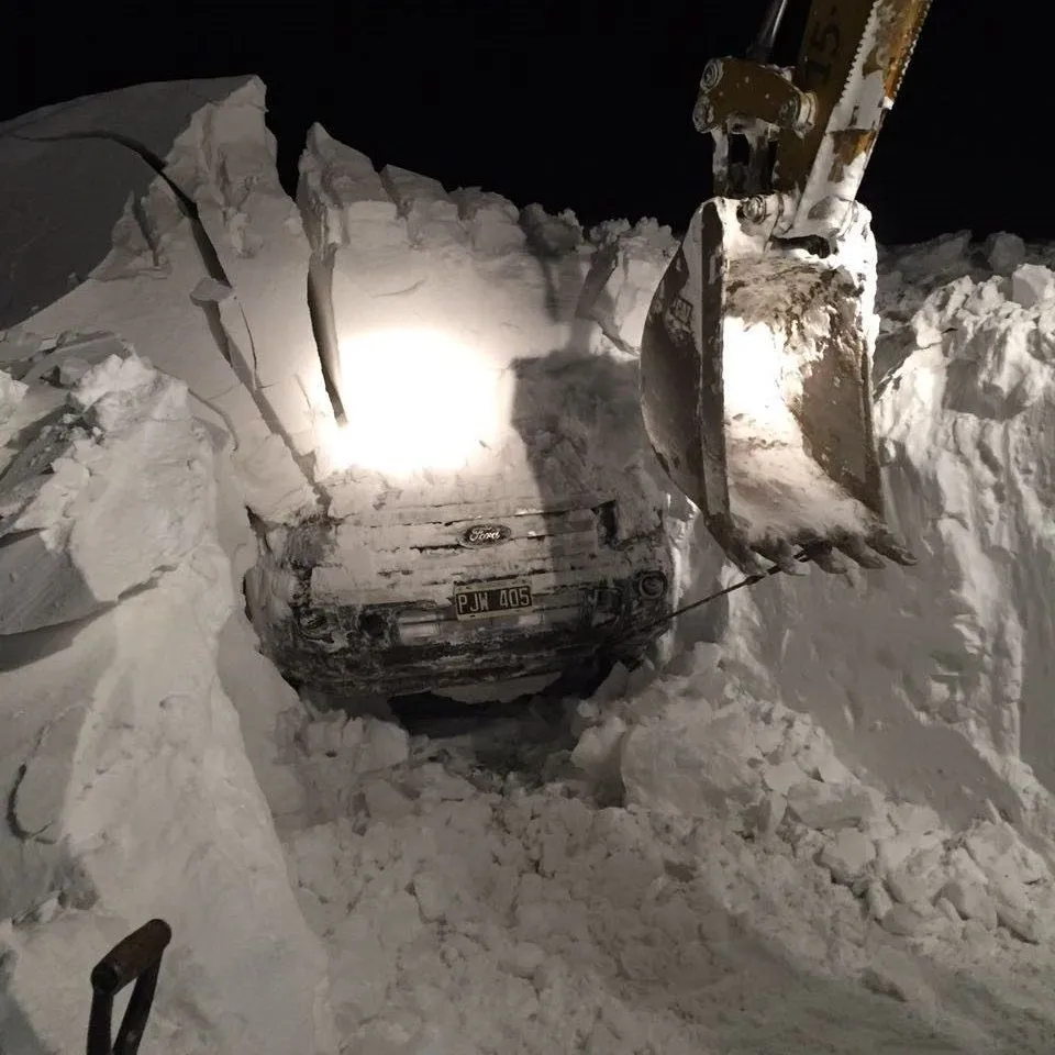 asistencia a afectados por temporal en Chubut, temporal de nieve y lluvia Chubut, Gobernador de Chubut, Vialidad Provincial Chubut, Defensa Civil Chubut, Ministerio de Seguridad Chubut, Ejército Argentino, solidaridad chubutense, emergencia climática Chubut, equipos de rescate Chubut, trabajo conjunto en emergencias, apoyo del Ministerio de Defensa, coordinación de operativos, ayuda a damnificados Chubut, infraestructura afectada por temporal, vocación de servicio Chubut