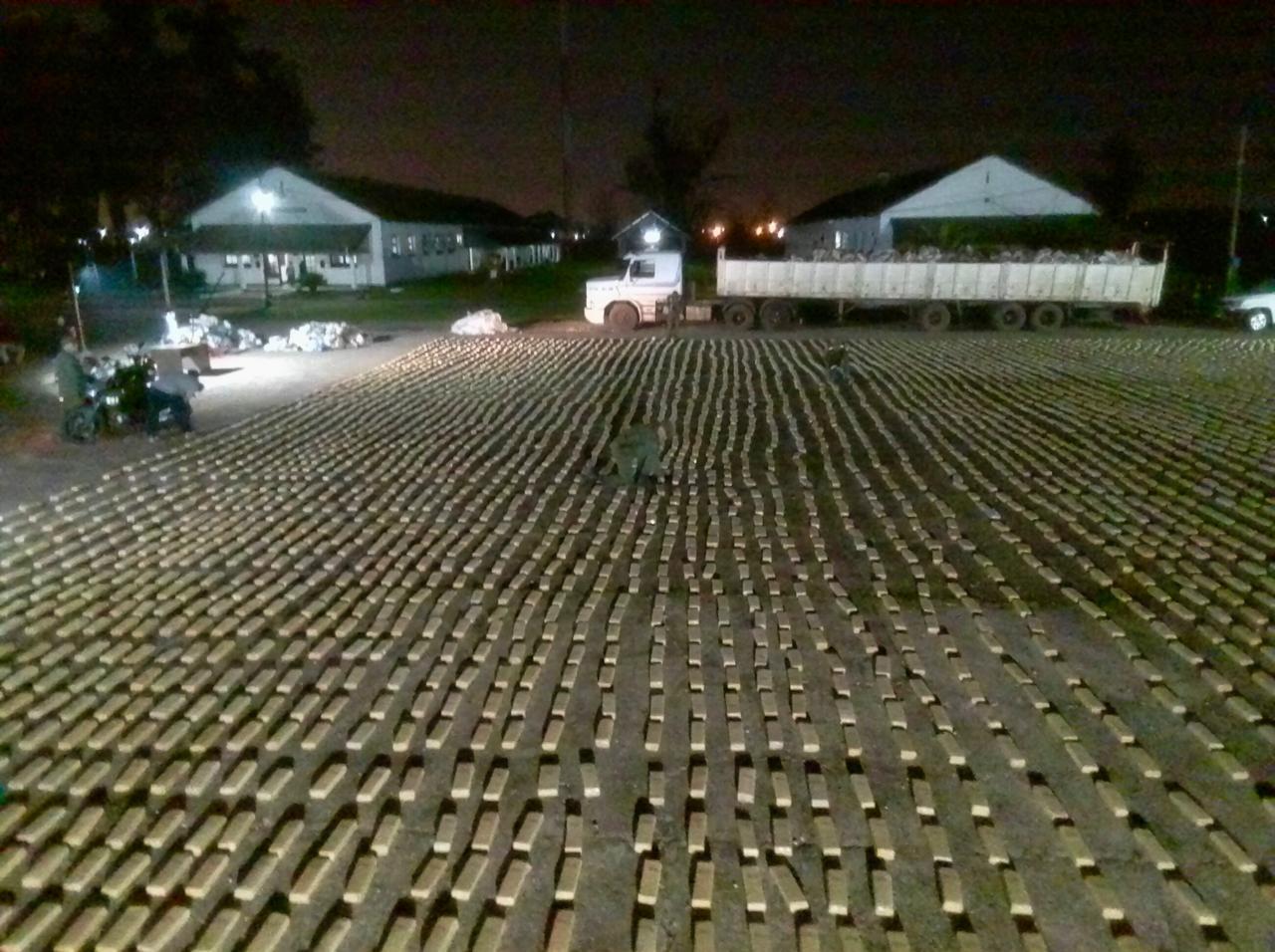 Encontraron más de 6 toneladas de marihuana oculta en un cargamento de mandioca