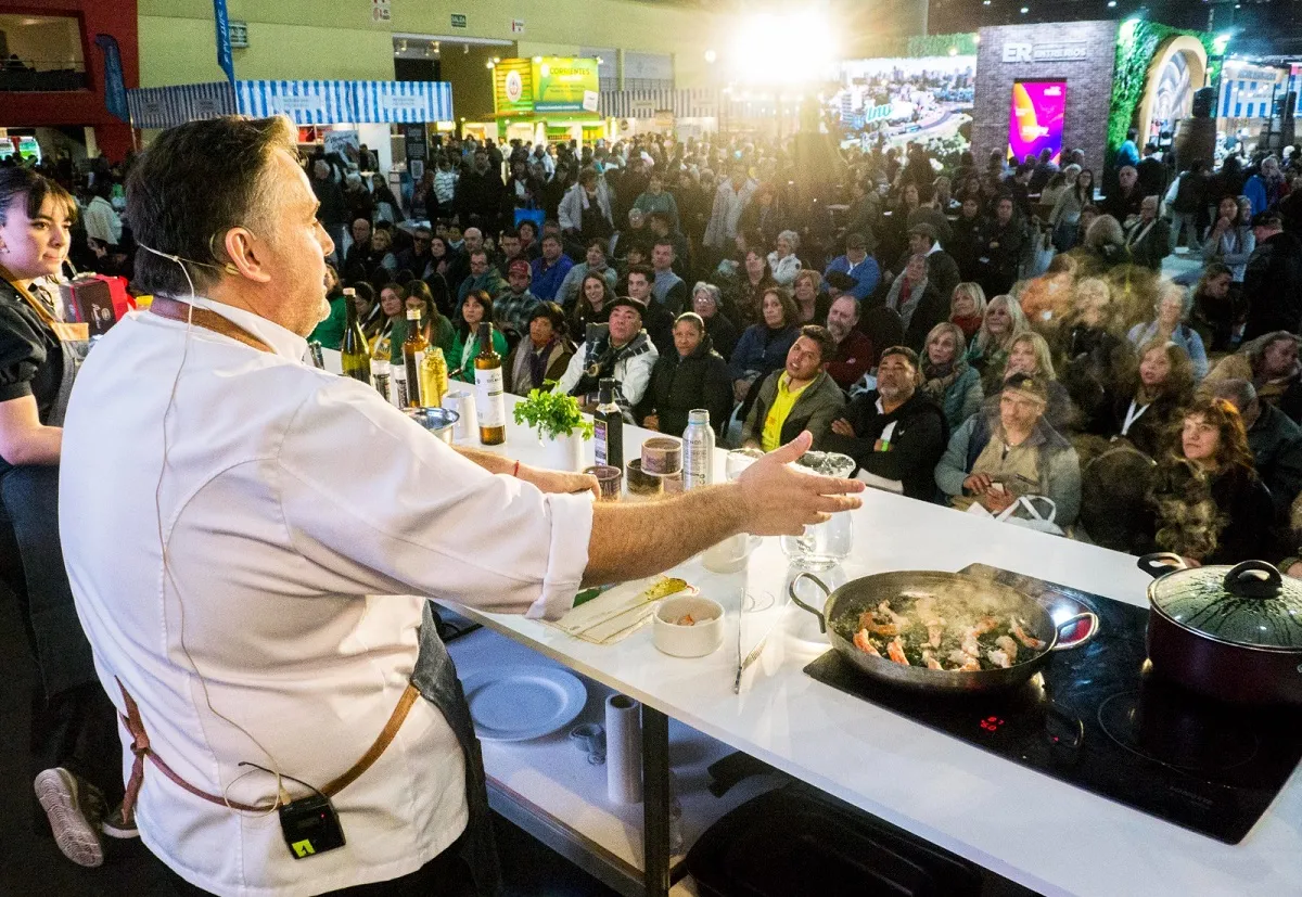 El chef Pablo Soto brindó una clase magistral en la Feria "Caminos y Sabores"