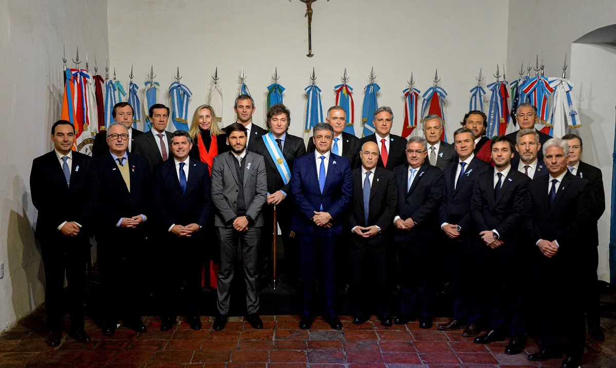 Firma del Pacto de Mayo, Javier Milei, gobernadores, Tucumán, Casa Histórica, reforma fiscal, equilibrio fiscal, propiedad privada, reducción del gasto público, educación, reforma tributaria, coparticipación federal, recursos naturales, reforma laboral, reforma previsional, comercio internacional