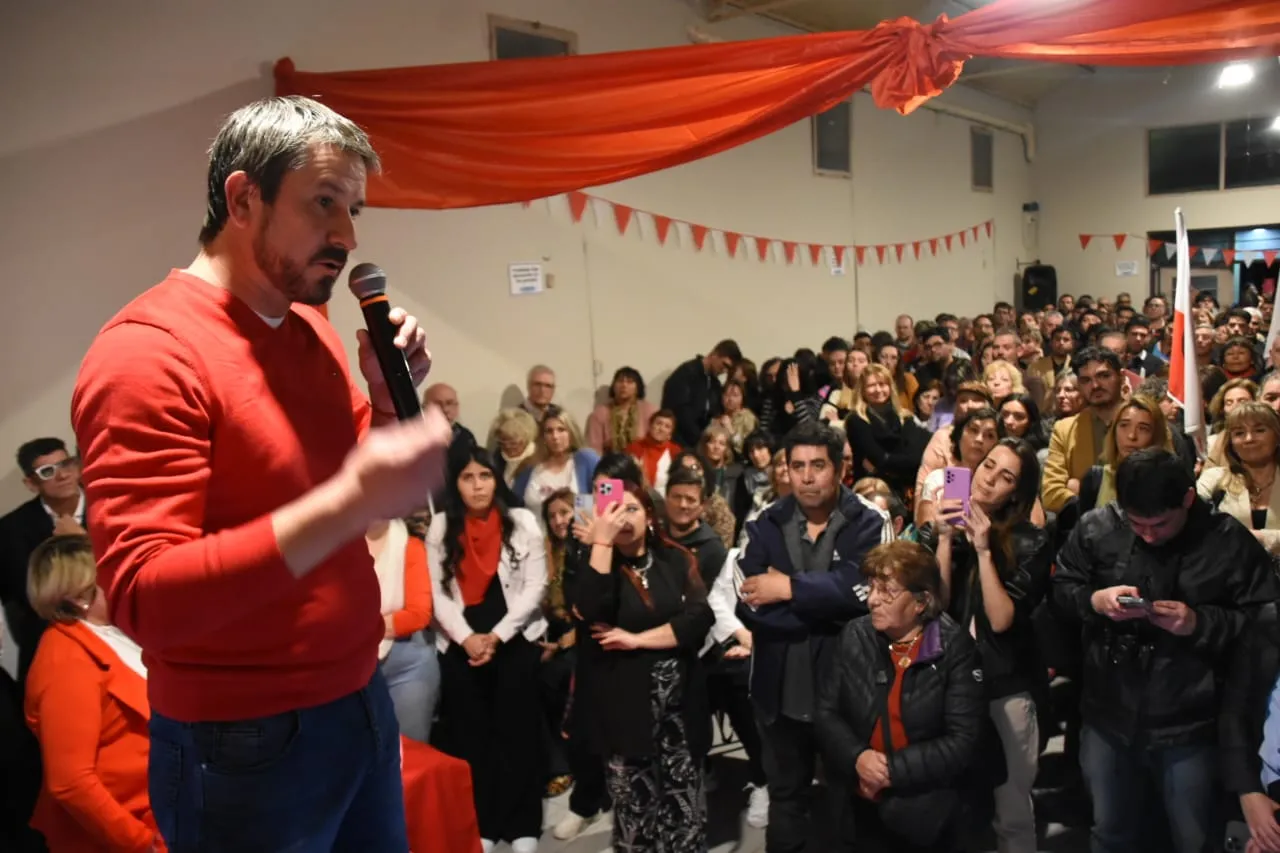 Unión Cívica Radical, UCR Trelew, Victoriano Eraso Parodi, Gerardo Merino, política Trelew, militancia, democracia, futuro Trelew, Comité Departamental, juventud política, compromiso comunitario, historia del radicalismo, política Chubut, eventos políticos Trelew, nuevos roles UCR, liderazgo político Trelew