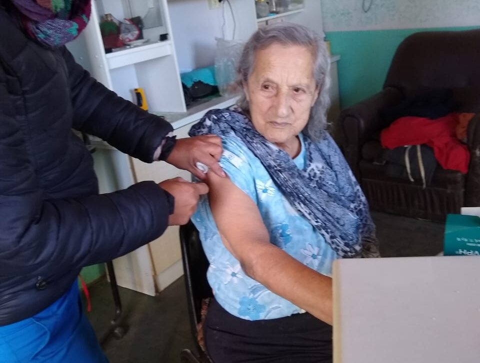Buscan reforzar la vacunación antigripal de las personas con factores de riesgo
