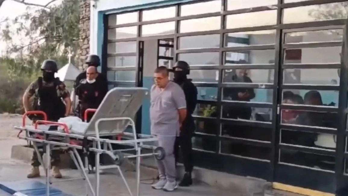 Transportaban droga en un vehículo disfrazado de ambulancia