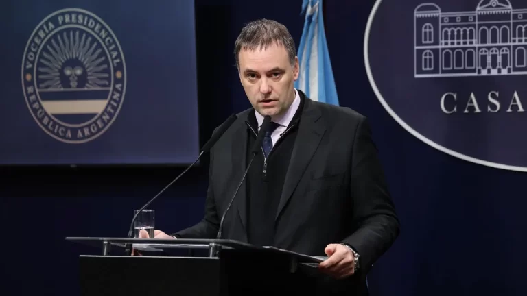 Nación tomará examen de idoneidad a 40 mil empleados