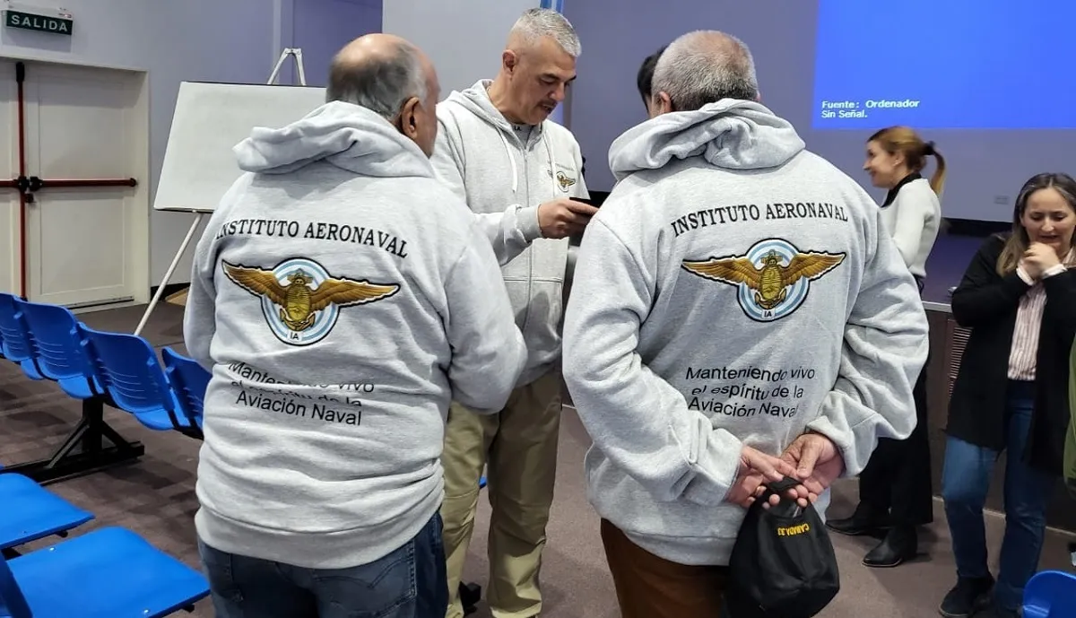 aviación, turismo, Puerto Madryn, UNPSJB, conferencia académica, historia de la aviación, turismo y transporte, Pablo Arbeletche, Verónica Mariela Blanco, extensión universitaria