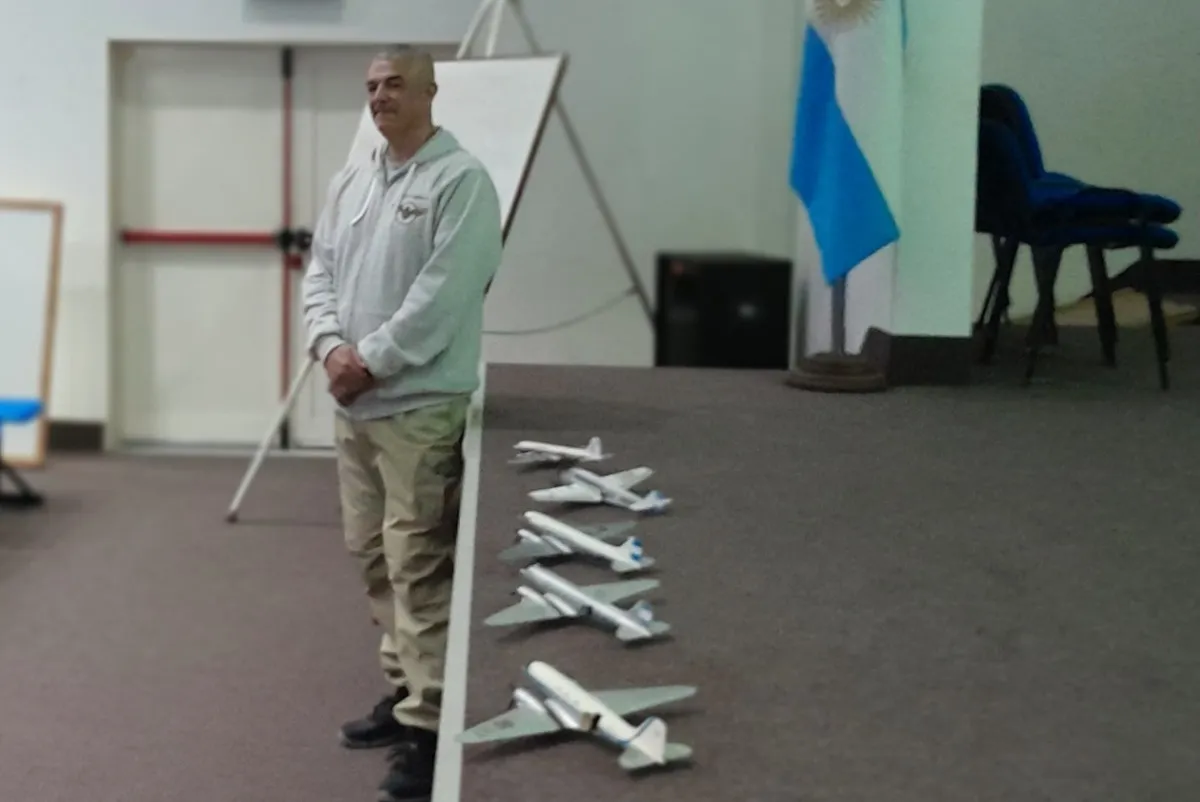 aviación, turismo, Puerto Madryn, UNPSJB, conferencia académica, historia de la aviación, turismo y transporte, Pablo Arbeletche, Verónica Mariela Blanco, extensión universitaria