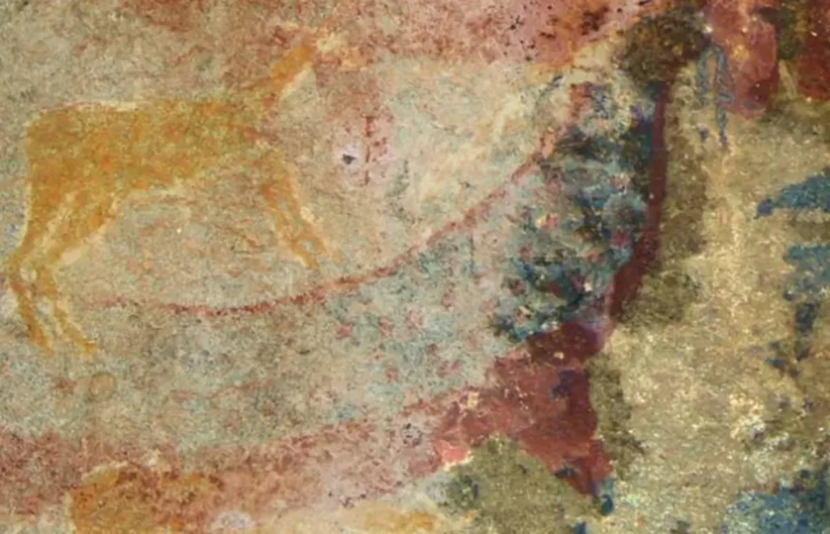 Descubren la pintura rupestre de un reptil prehistórico en Sudáfrica