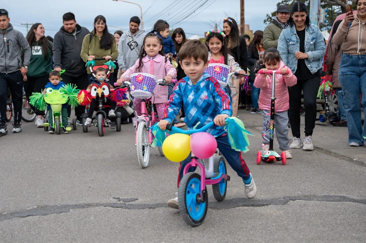 Gran éxito en la bicicleteada Recreativa de Jardines Municipales