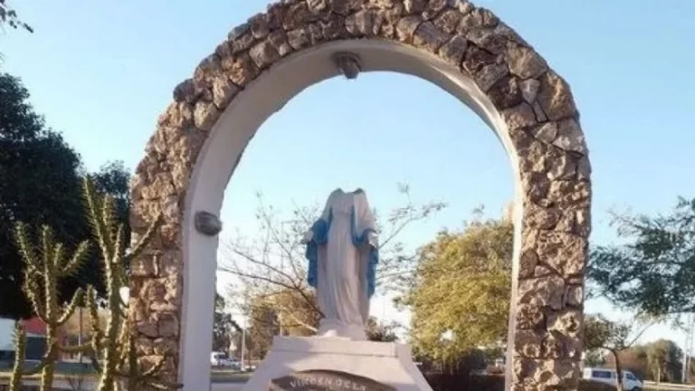 Falleció el hombre que decapitó a la Virgen de la Medalla Milagrosa