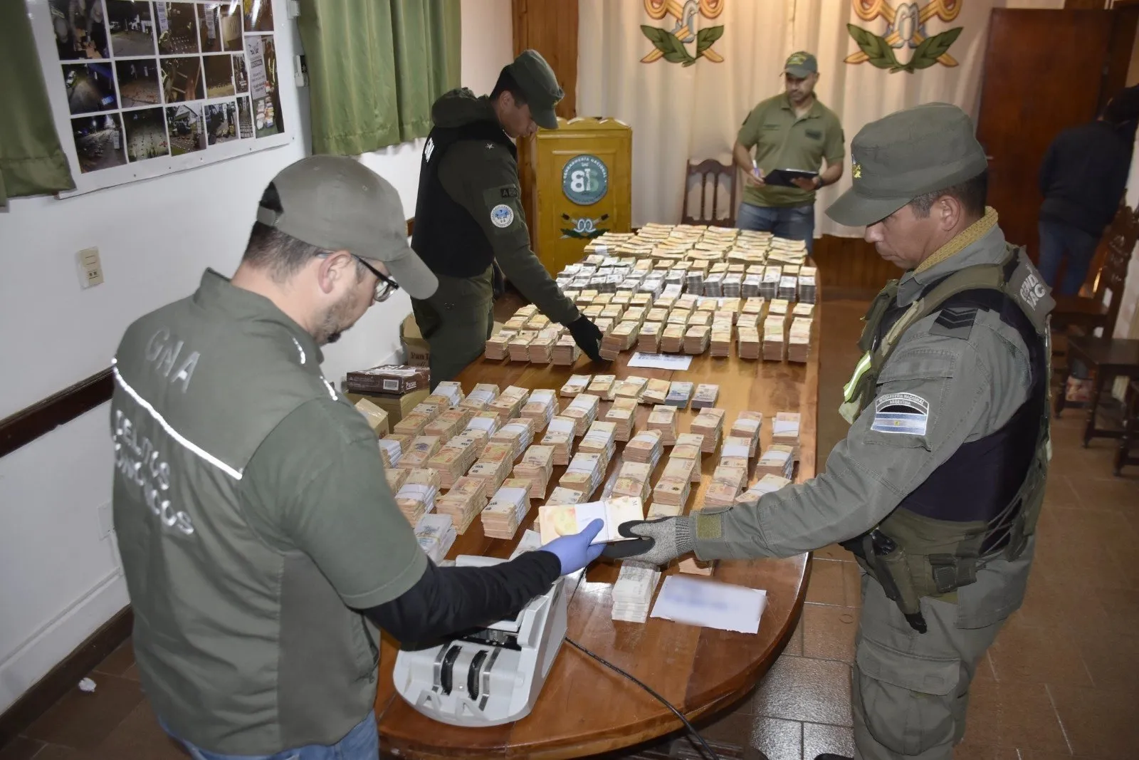 Camionero viajaba más de 50 millones de pesos sin declarar
