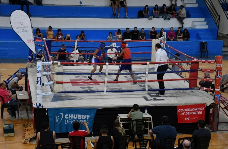 Narváez evalúa a boxeadores en Trelew