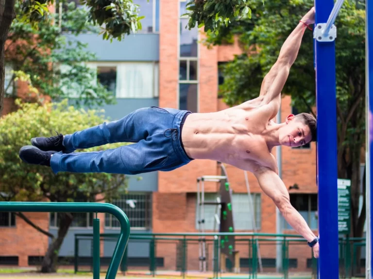 Qué es la calistenia, el entrenamiento con el que se logra controlar todo tu cuerpo