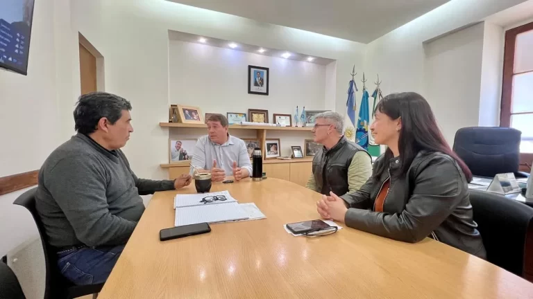 Biss articula acciones para el avance del proyecto del muelle flotante