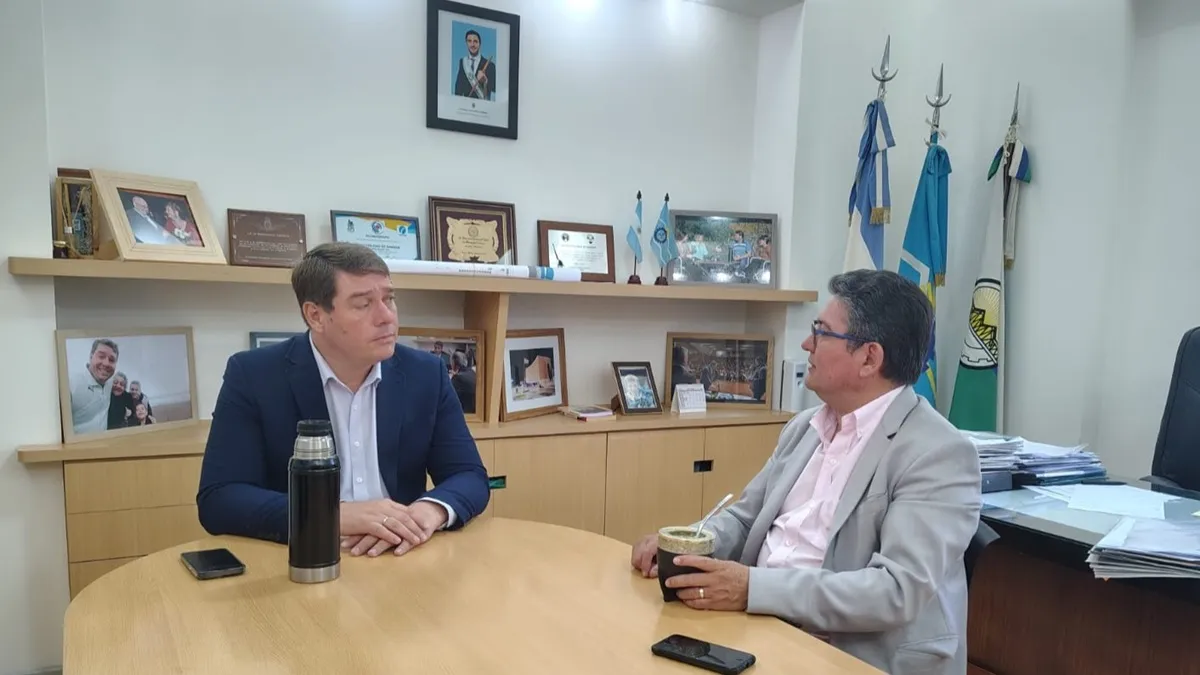 El intendente Biss recibió a su par de Río Senguer, Miguel Mongilardi
