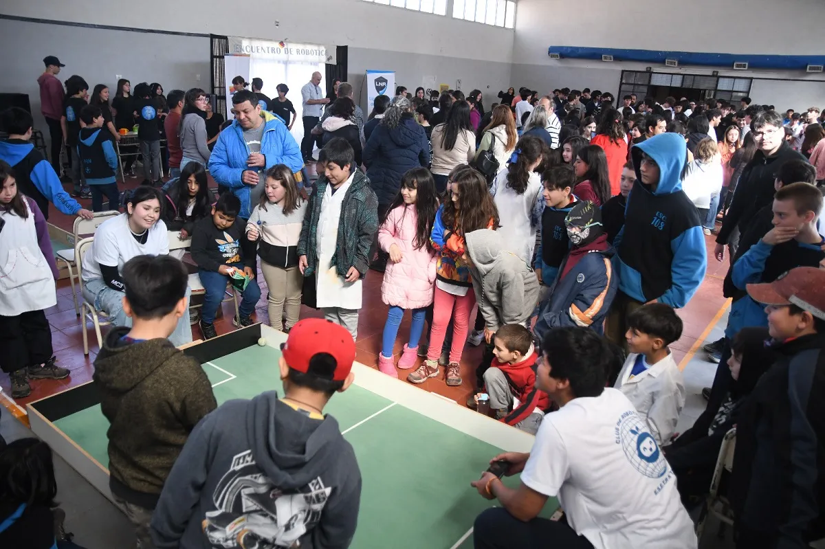 Encuentro Provincial de Robótica, Lago Puelo, robótica, tecnología educativa, estudiantes, Chubut, Ignacio Torres, Ricardo Pavez, competencias de robótica, pensamiento computacional, educación en Chubut, trabajo en equipo, camaradería, escuelas de Chubut, nuevas tecnologías