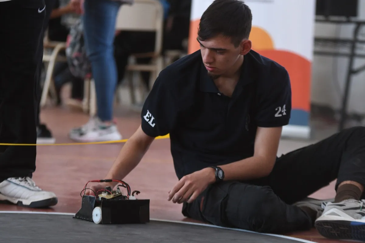 Encuentro Provincial de Robótica, Lago Puelo, robótica, tecnología educativa, estudiantes, Chubut, Ignacio Torres, Ricardo Pavez, competencias de robótica, pensamiento computacional, educación en Chubut, trabajo en equipo, camaradería, escuelas de Chubut, nuevas tecnologías