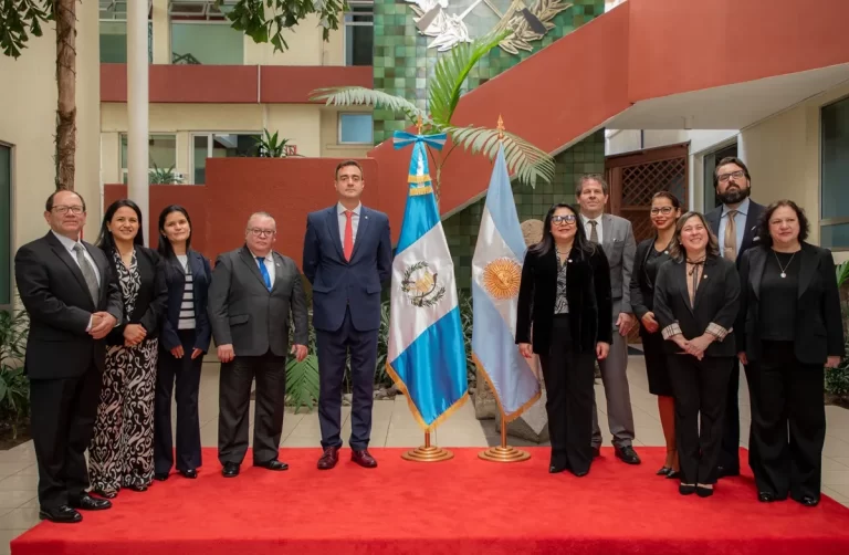 Argentina y Guatemala reforzaron lazos en una reunión política