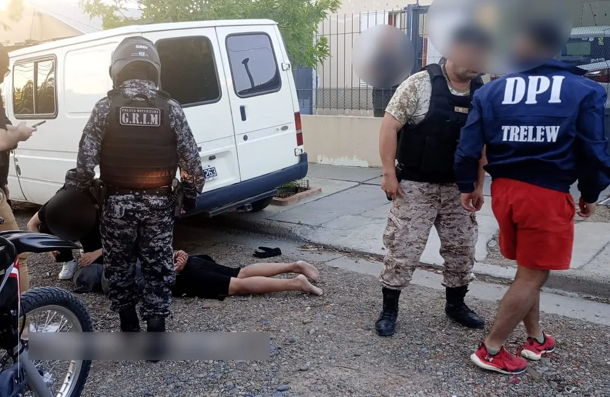 operativo policial Ruta 3, camionetas robadas Chubut, Héctor Iturrioz alerta, detención en Trelew, Prefectura Naval Argentina, Policía del Chubut, robo en Rada Tilly, colisión en fuga, Ministerio Público Fiscal Chubut, seguridad en Ruta 3