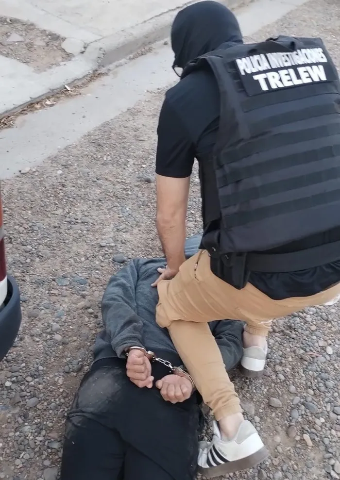 operativo policial Ruta 3, camionetas robadas Chubut, Héctor Iturrioz alerta, detención en Trelew, Prefectura Naval Argentina, Policía del Chubut, robo en Rada Tilly, colisión en fuga, Ministerio Público Fiscal Chubut, seguridad en Ruta 3