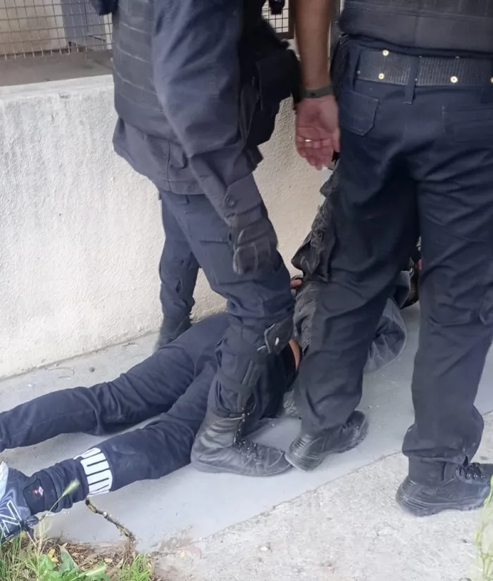 operativo policial Ruta 3, camionetas robadas Chubut, Héctor Iturrioz alerta, detención en Trelew, Prefectura Naval Argentina, Policía del Chubut, robo en Rada Tilly, colisión en fuga, Ministerio Público Fiscal Chubut, seguridad en Ruta 3
