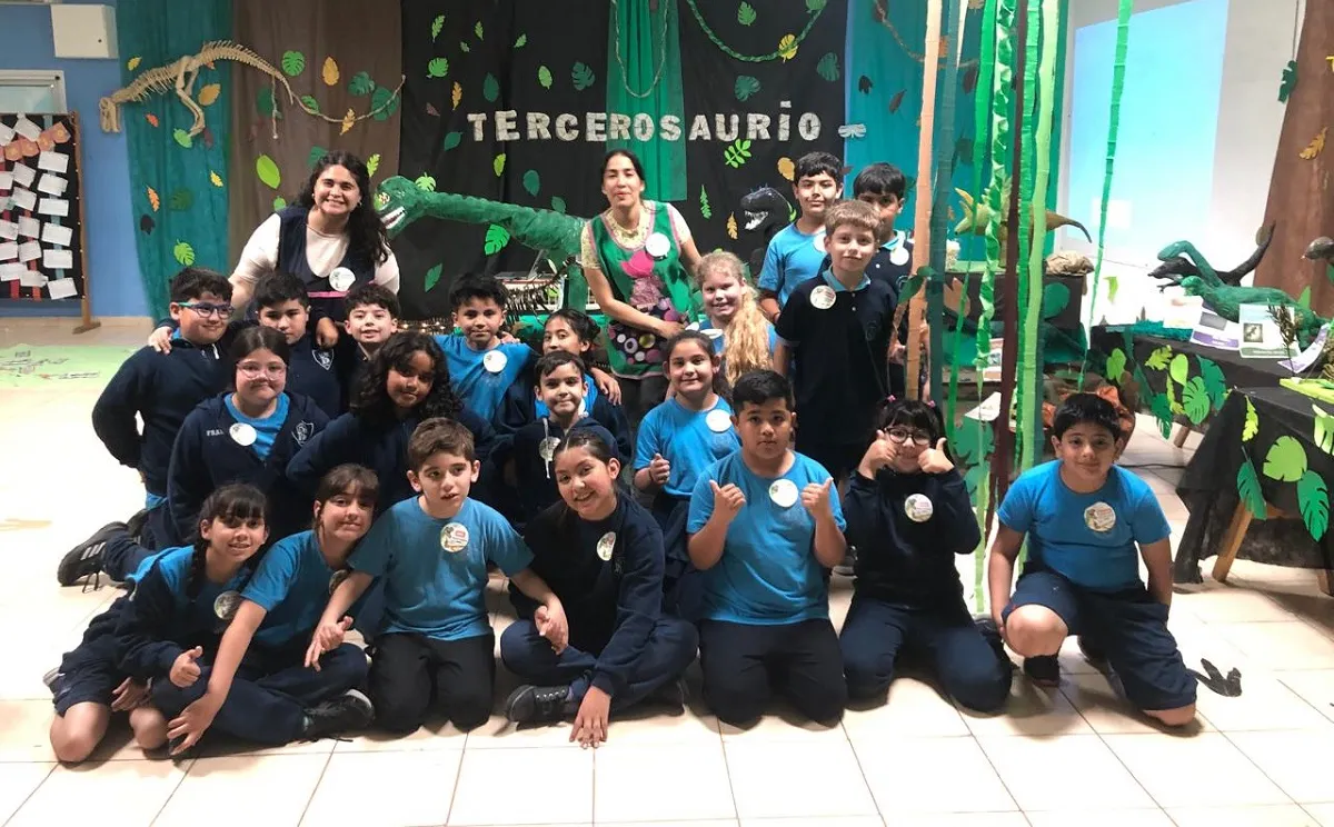 Muestra Tercerosaurios, Instituto María Auxiliadora, maquetas dinosaurios, materiales reciclados, educación primaria Rawson, proyecto educativo, Zaida docente, Norma Rueda, ciencia en la escuela, exposición infantil, reciclaje creativo, comunidad escolar