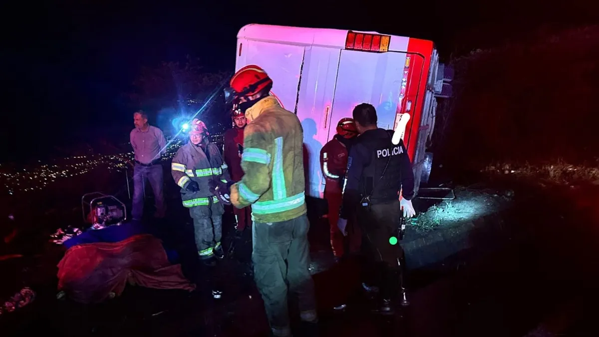 Accidente en Ecuador deja al menos 16 muertos - Radio 3 Cadena Patagonia