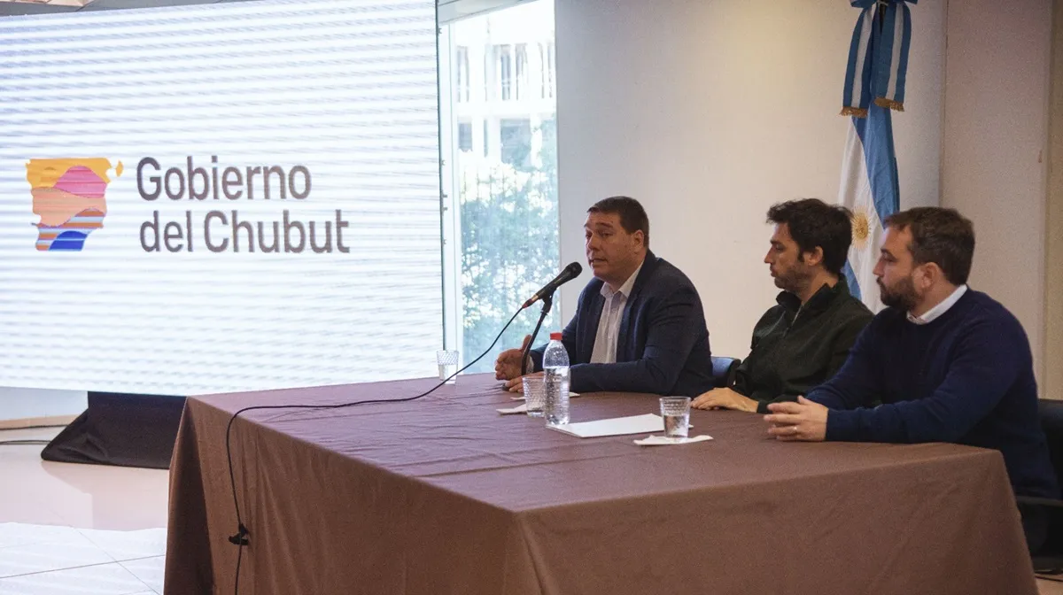 Torres y Biss encabezaron la presentación del Proyecto de Muelle Multipropósito