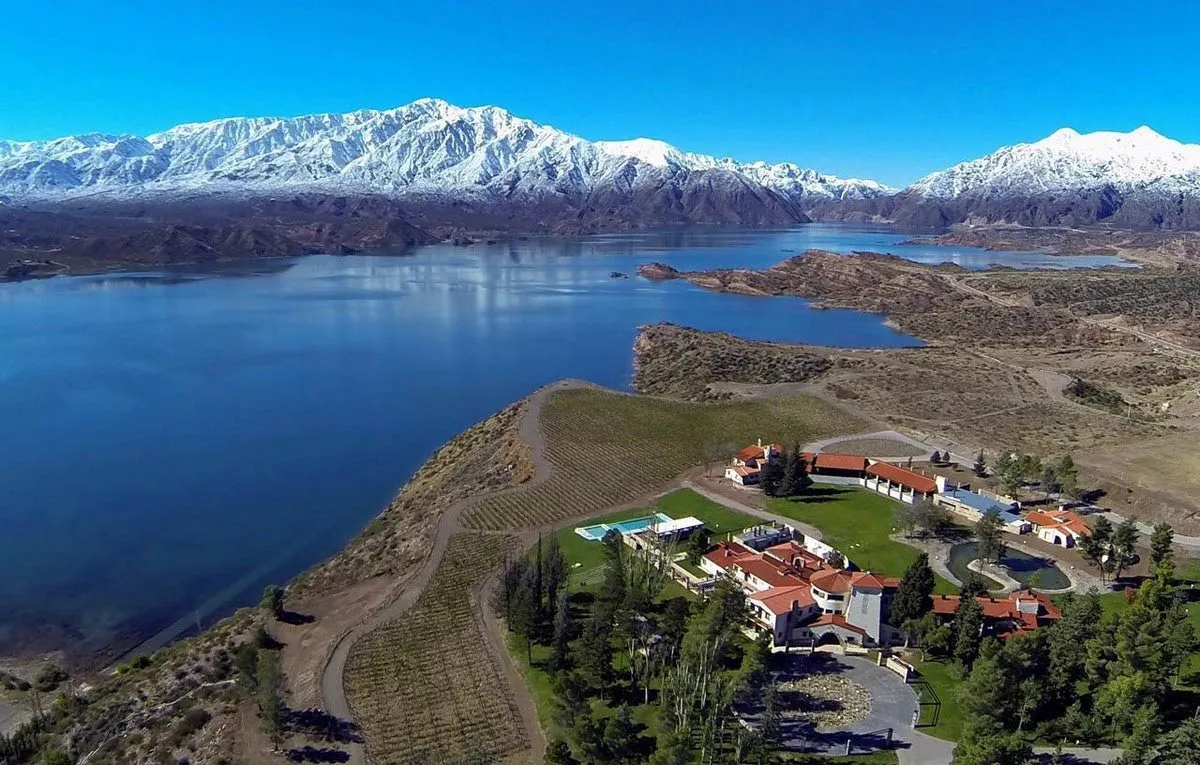 Escapá a los rincones secretos de Mendoza- Dique Potrerillos