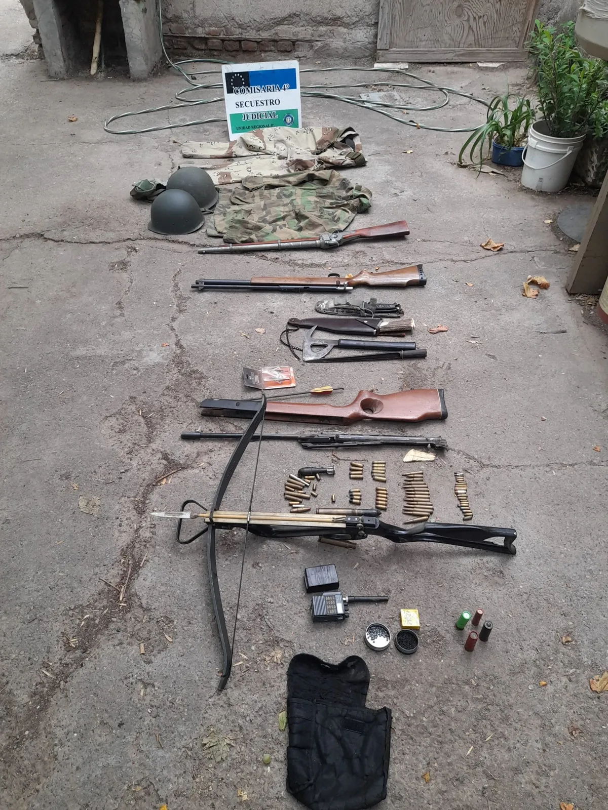 Se resistió a un allanamiento y le hallaron un arsenal de armas ilegales