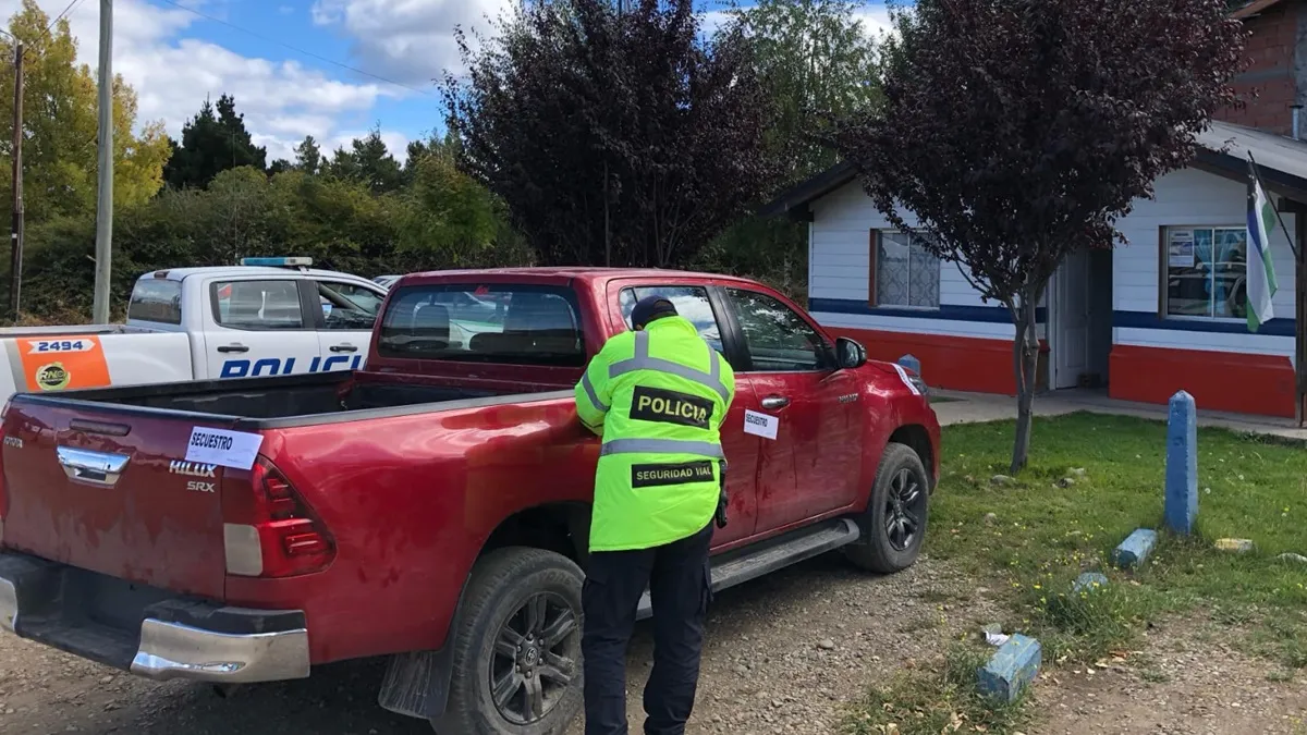 Encuentran en Bariloche una camioneta robada en La Rioja