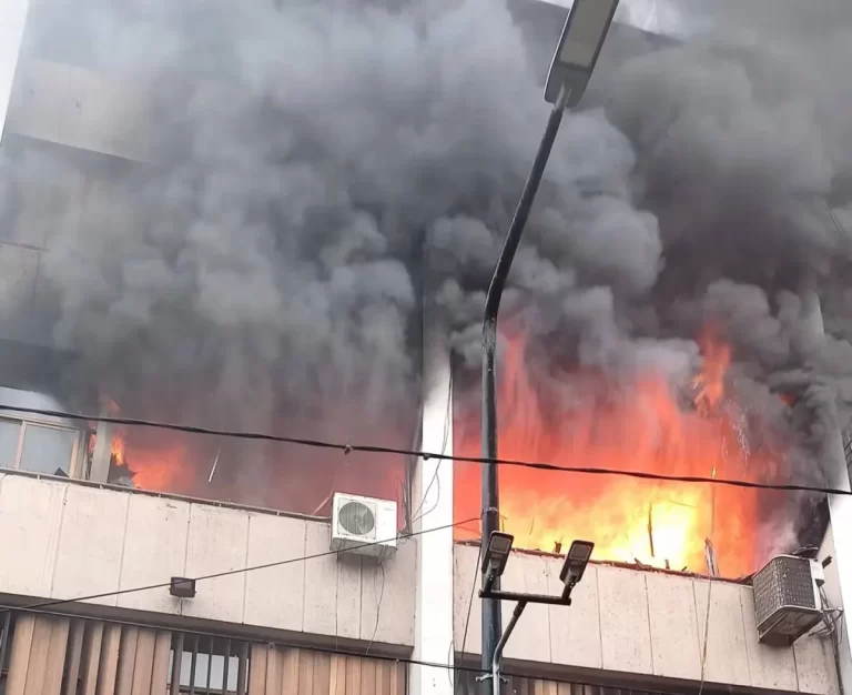 Feroz incendio en Córdoba dejó grandes daños
