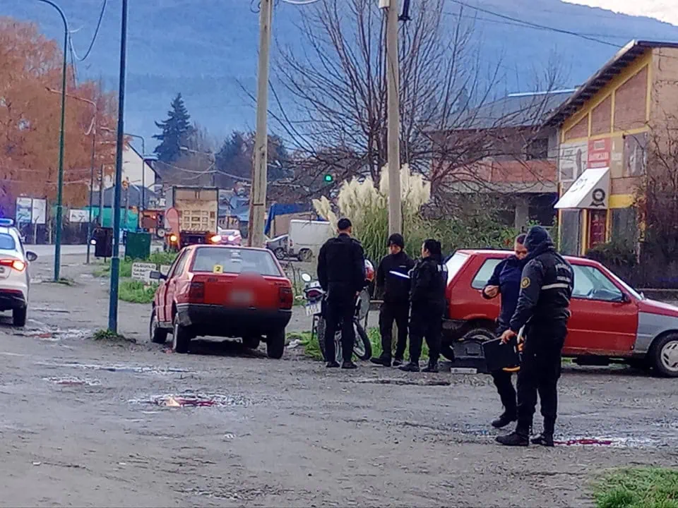 Un joven motociclista fue hospitalizado tras ser embestido por un auto ...