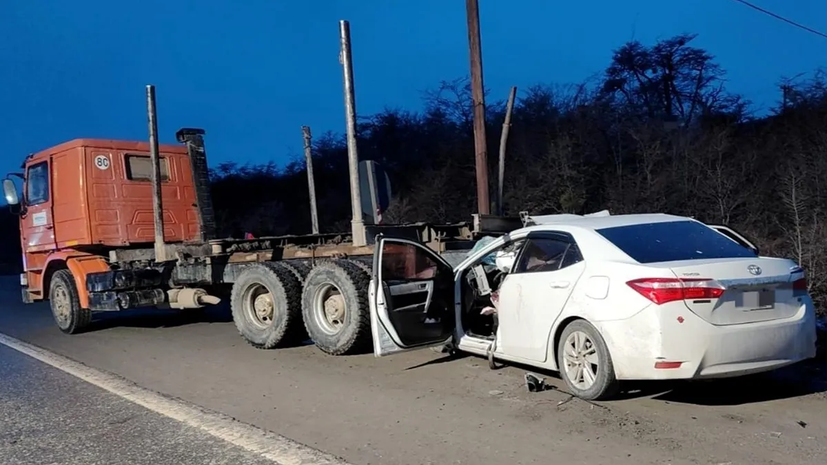 Choque entre un auto y un camión sobre Ruta 3 en Tolhuin - Radio 3 ...