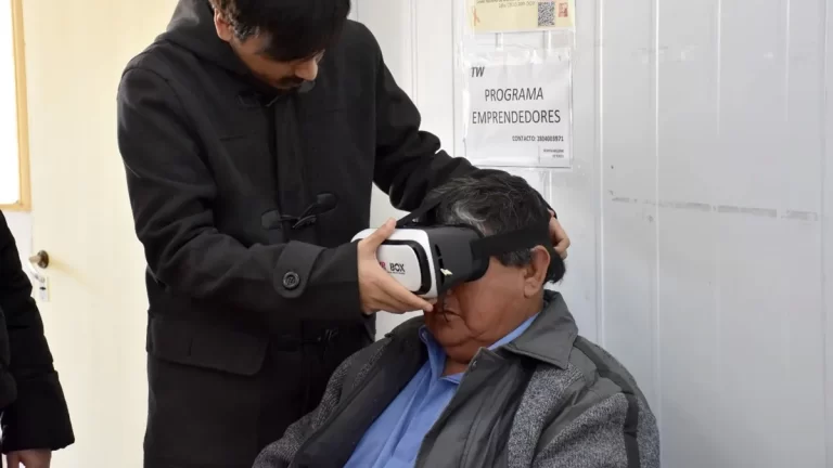 Adultos mayores de Trelew se suman al mundo digital