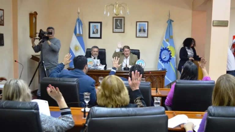 Prohíben la circulación de tránsito pesado por el Puente del Poeta de Rawson