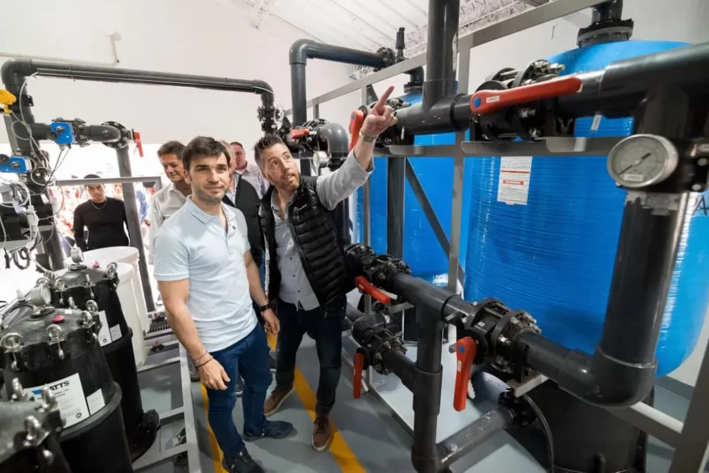 Puerto Pirámides, agua potable, planta desalinizadora, Chubut, Ignacio Torres, turismo, verano, infraestructura, ósmosis inversa, abastecimiento, comunidad, sostenibilidad, inversión pública, gobierno provincial, crisis hídrica