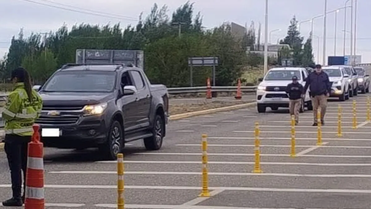 Del Rio Detect Operativo en el acceso a Río Gallegos detectó dos pedidos de captura ...