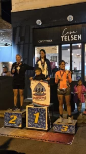 Tati y su hijo Franquito, en lo más alto del podio de la Night Run
