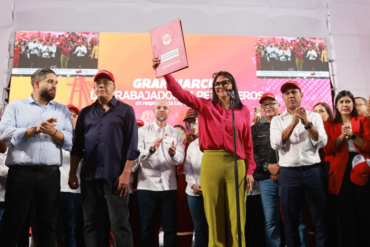 Venezuela aprueba reforma de la Ley de Hidrocarburos - Radio 3 Cadena ...