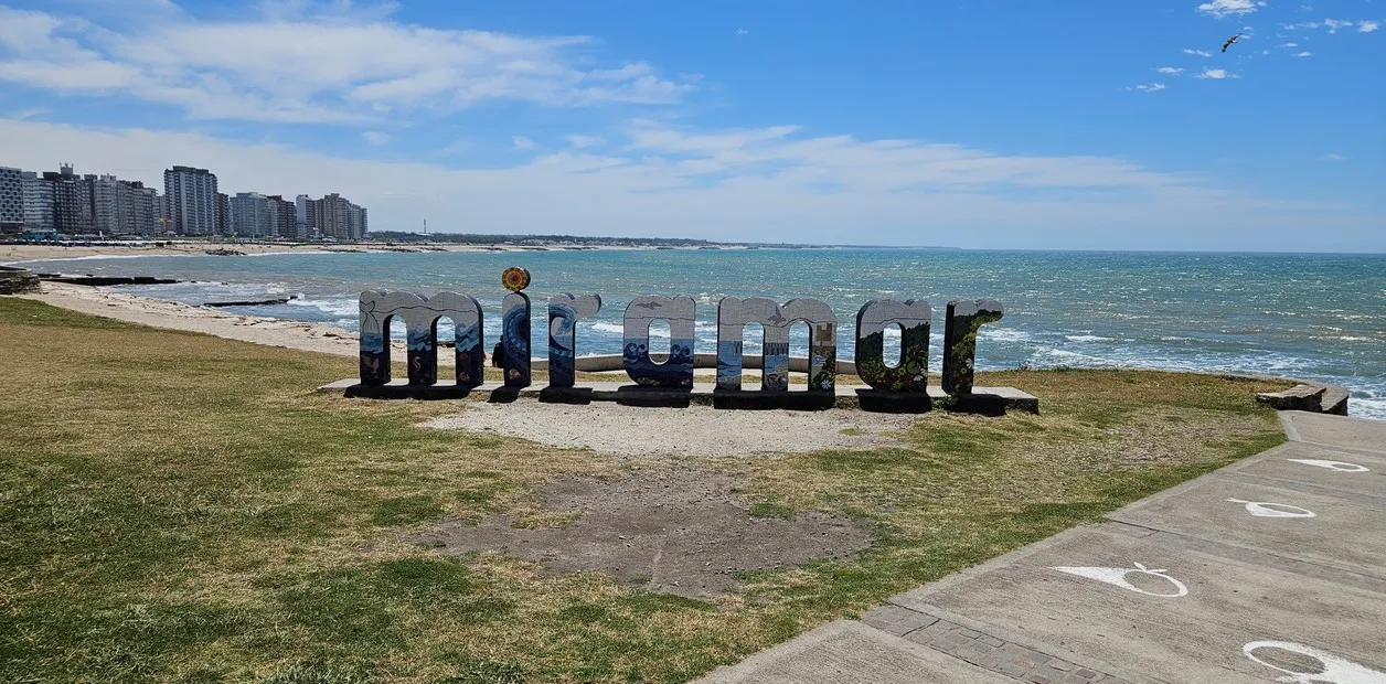 Intensa búsqueda del agresor que violó a una adolescente en la playa de  Miramar - Radio 3 Cadena Patagonia