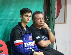 Marcelo y Bautista en Ferro de Madryn.